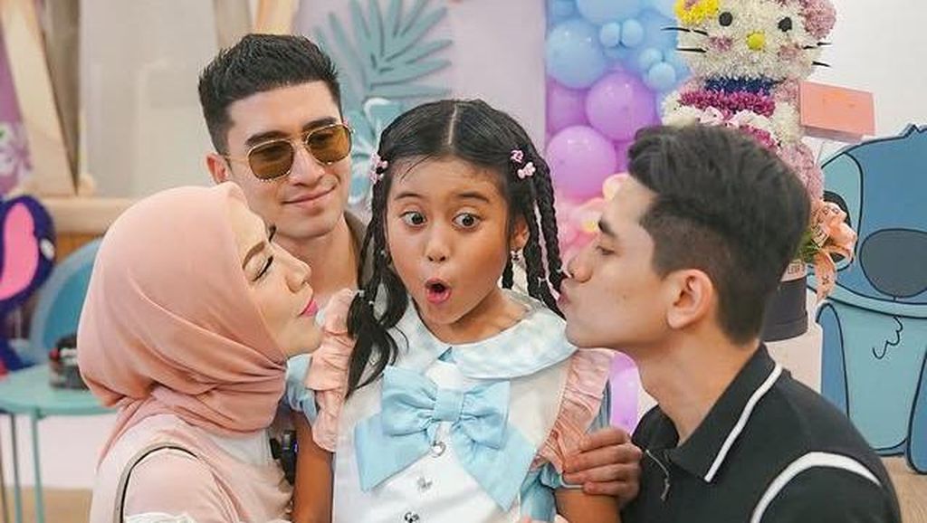 Venna Melinda Simpan Baju-baju Lama, Warisan untuk Vania